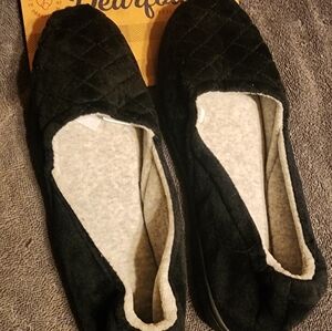 Women's Black Quilted Slippers